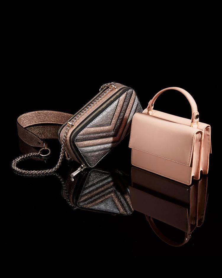 商品Nasty Gal|Suspect Metallic Crossbody - 100% Exclusive ,价格¥294,第5张图片详细描述