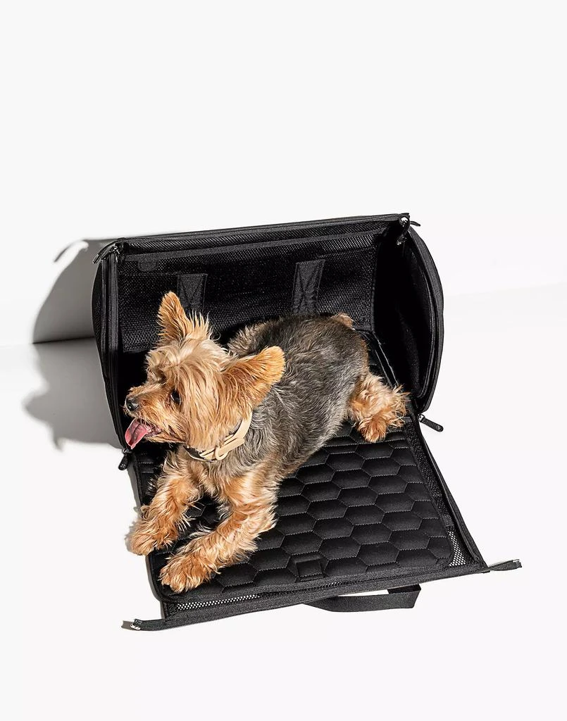 商品Madewell|Wild One Air Travel Pet Carrier,价格¥991,第4张图片详细描述