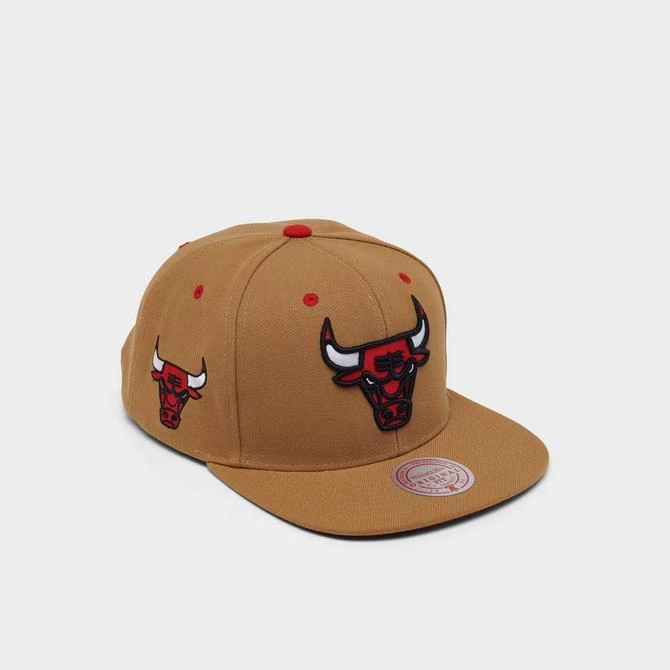 商品Mitchell and Ness|Mitchell & Ness Chicago Bulls NBA Wheat Hardwood Classics Snapback Hat,价格¥186,第2张图片详细描述