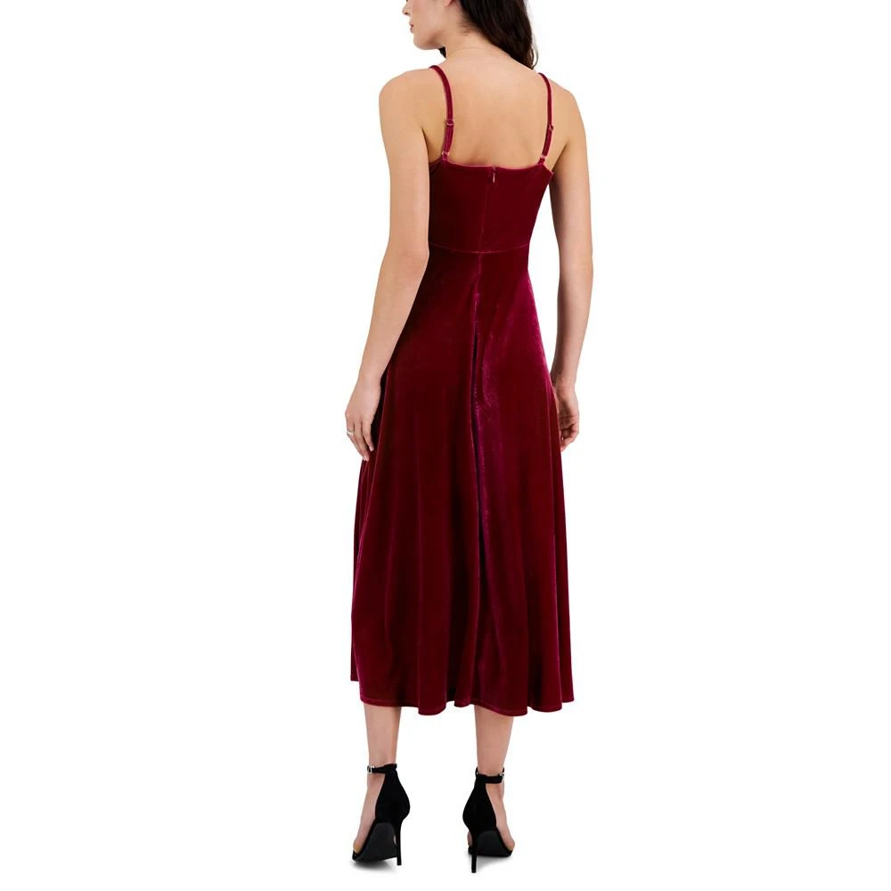 商品Taylor|Women's V-Neck Sleeveless Velvet Slip Dress,价格¥187,第2张图片详细描述