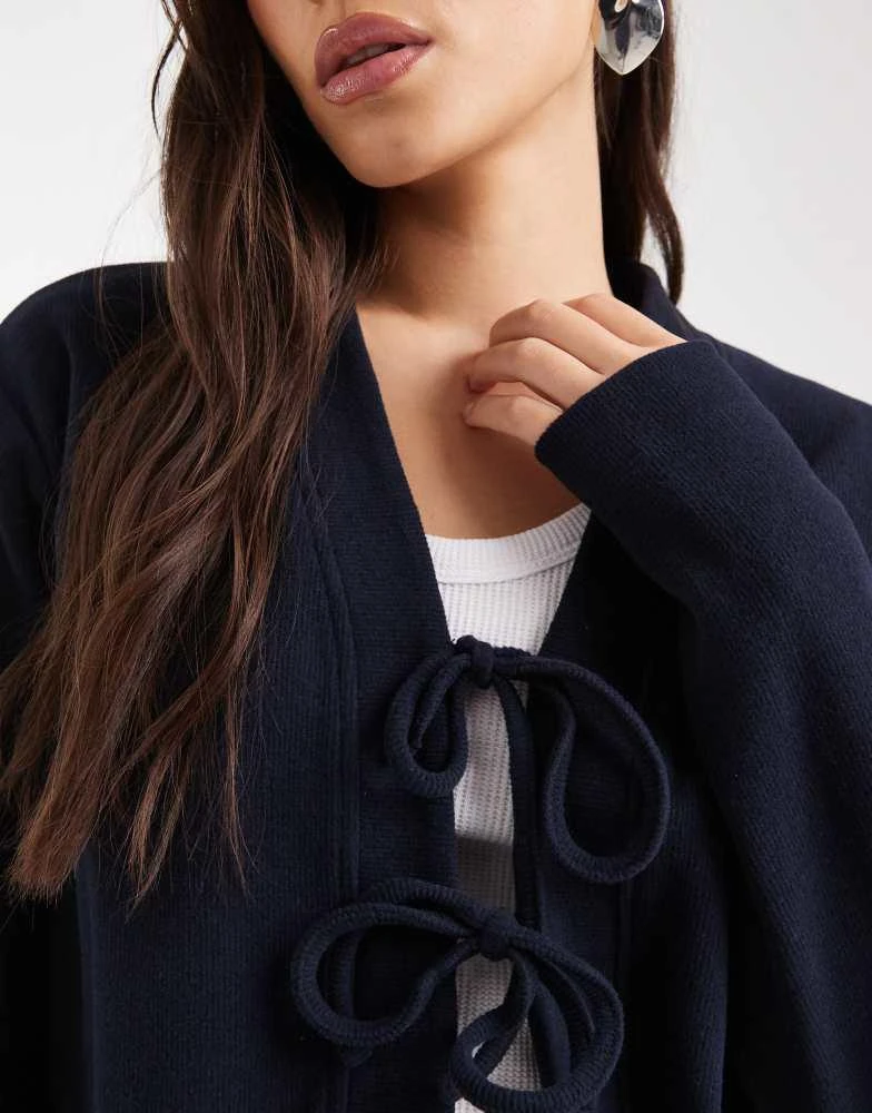 商品Miss Selfridge|Miss Selfridge soft rib tie front rib cardigan in navy,价格¥308,第2张图片详细描述