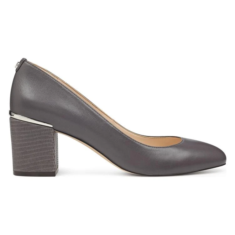 Astor Almond Toe Dress Pumps 商品