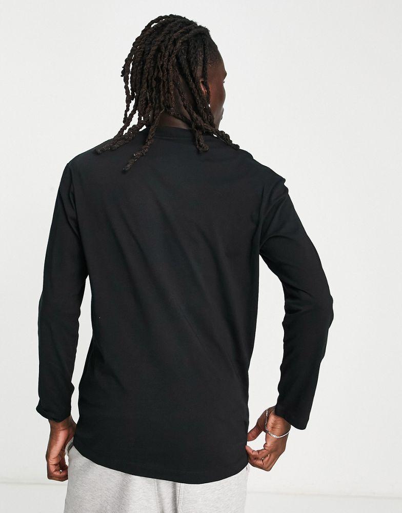 Jack Wolfskin Essential chest logo long sleeve t-shirt in black商品第2张图片规格展示