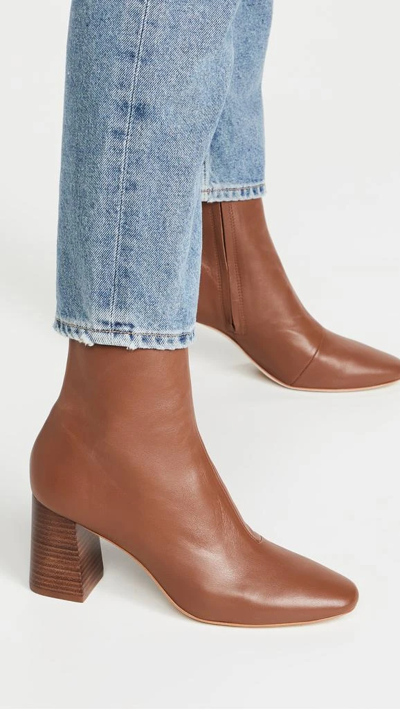 商品Loeffler Randall|Loeffler Randall Elise 粗跟纤巧踝靴,价格¥2941,第2张图片详细描述