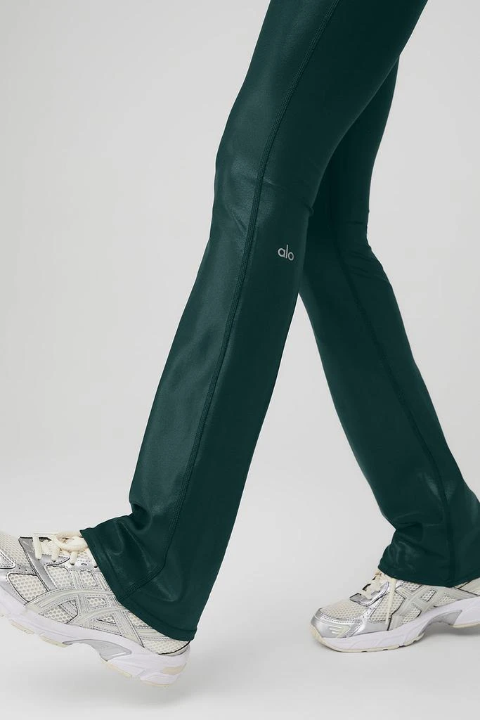 商品Alo|Super Shine Low-Rise Bootcut Legging - Midnight Green,价格¥811,第4张图片详细描述