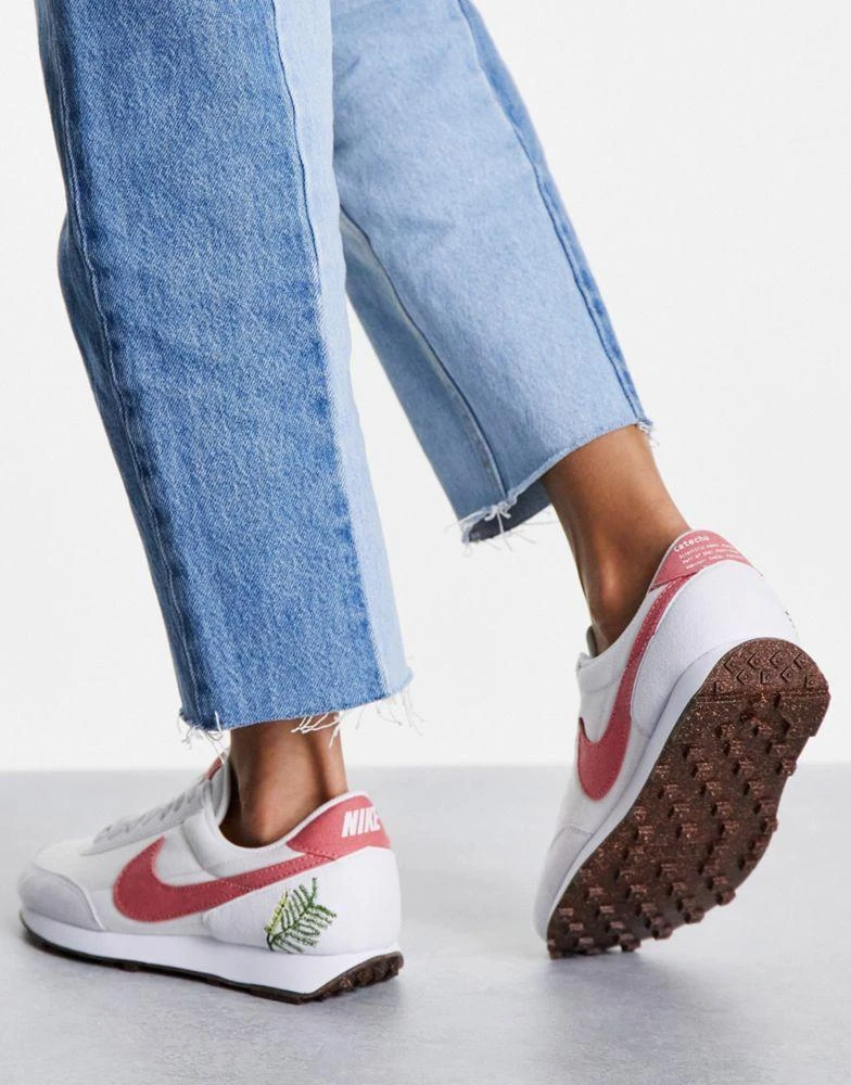 商品NIKE|Nike Daybreak trainers in white and burgundy with floral embroidery - WHITE,价格¥693,第4张图片详细描述