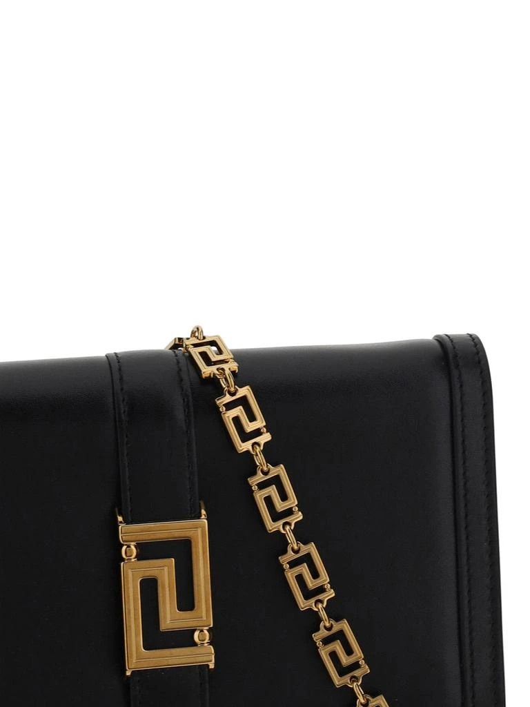 商品Versace|Leather shoulder bag with metal La Greca detail,价格¥5761,第4张图片详细描述