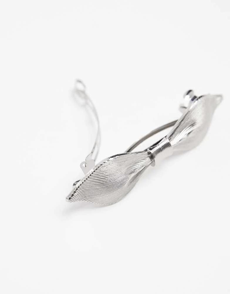 商品ASOS|ASOS DESIGN abstract hair bow barrette clip in silver tone,价格¥62,第2张图片详细描述