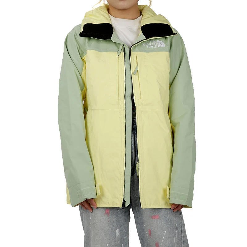 商品[国内直发] The North Face|北面女款浅绿拼嫩黄色连帽冲锋衣 NF0A82VZ,价格¥2198,第1张图片