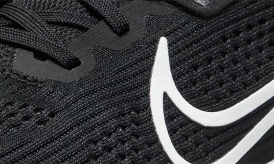Quest 6 Running Shoe 商品