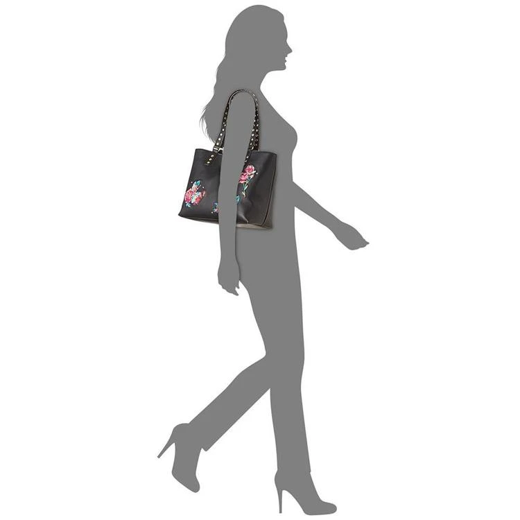 商品Betsey Johnson|Large Embroidered Tote, a Macy's Exclusive Style,价格¥436,第4张图片详细描述