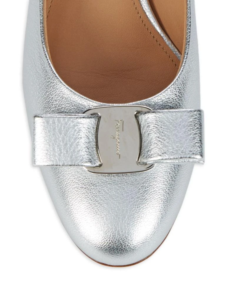 商品Salvatore Ferragamo|Vara 6Flair Argent Metallic Leather Kitten Heels Shoes,价格¥1787,第4张图片详细描述