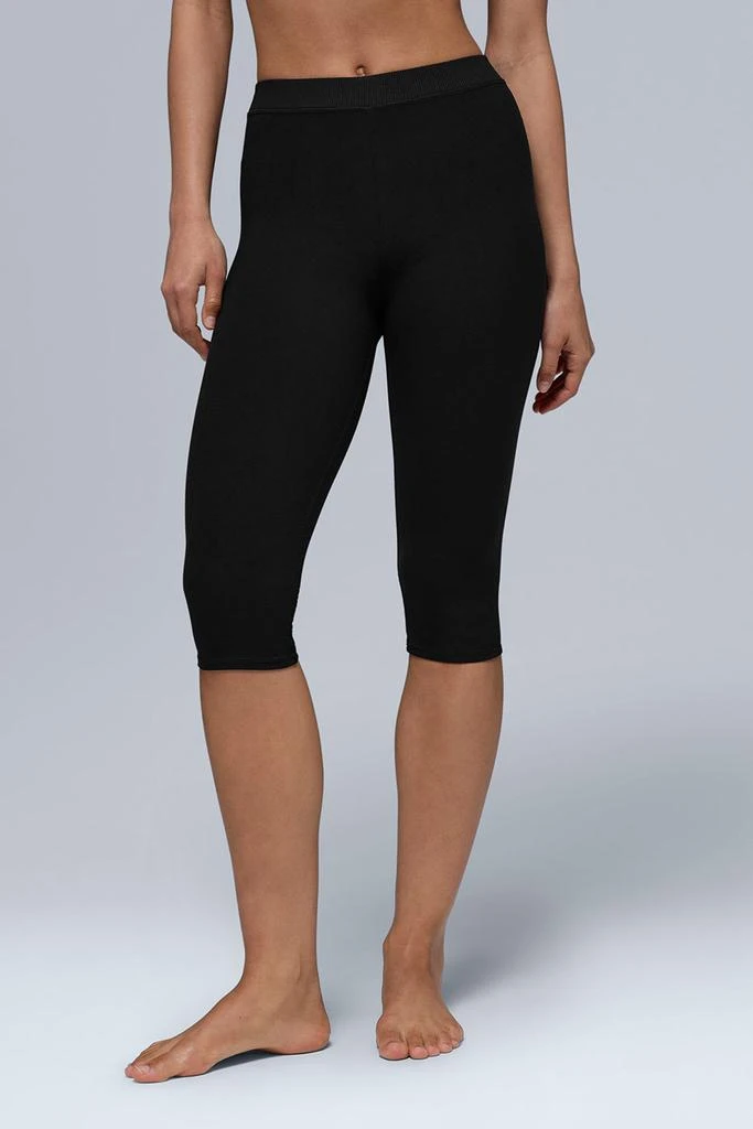 商品Alo|Alosoft High-Waist Iconic 90's Capri - Black,价格¥677,第2张图片详细描述