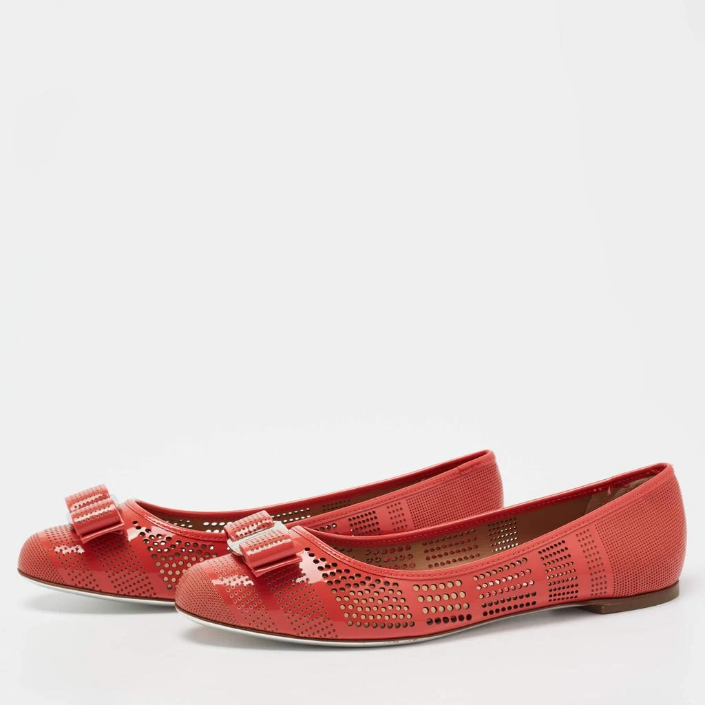 商品[二手商品] Salvatore Ferragamo|Salvatore Ferragamo Coral Orange Laser Cut Patent Leather Varina Ballet Flats Size 39.5,价格¥3171,第2张图片详细描述