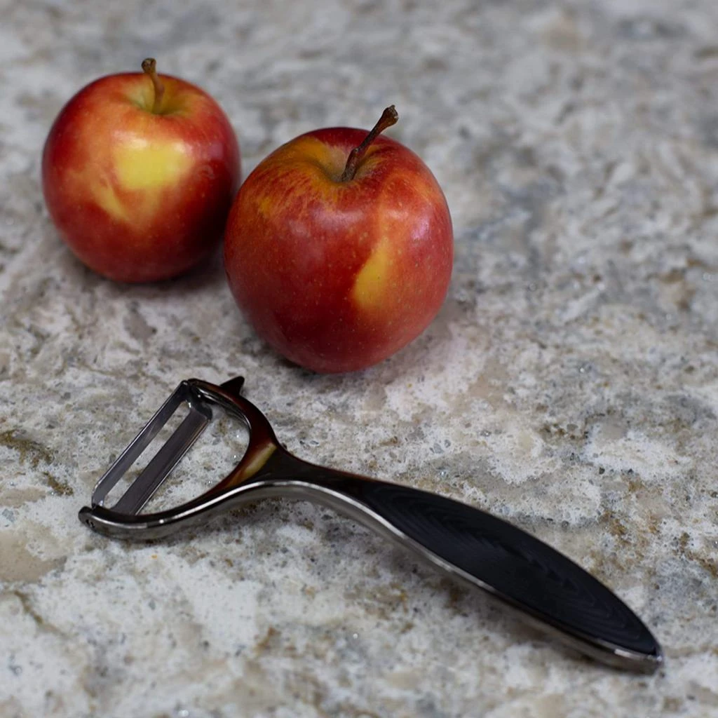 商品Home Basics|Home Basics Nova Collection Zinc Horizontal Vegetable Peeler, Black Onyx,价格¥107,第2张图片详细描述