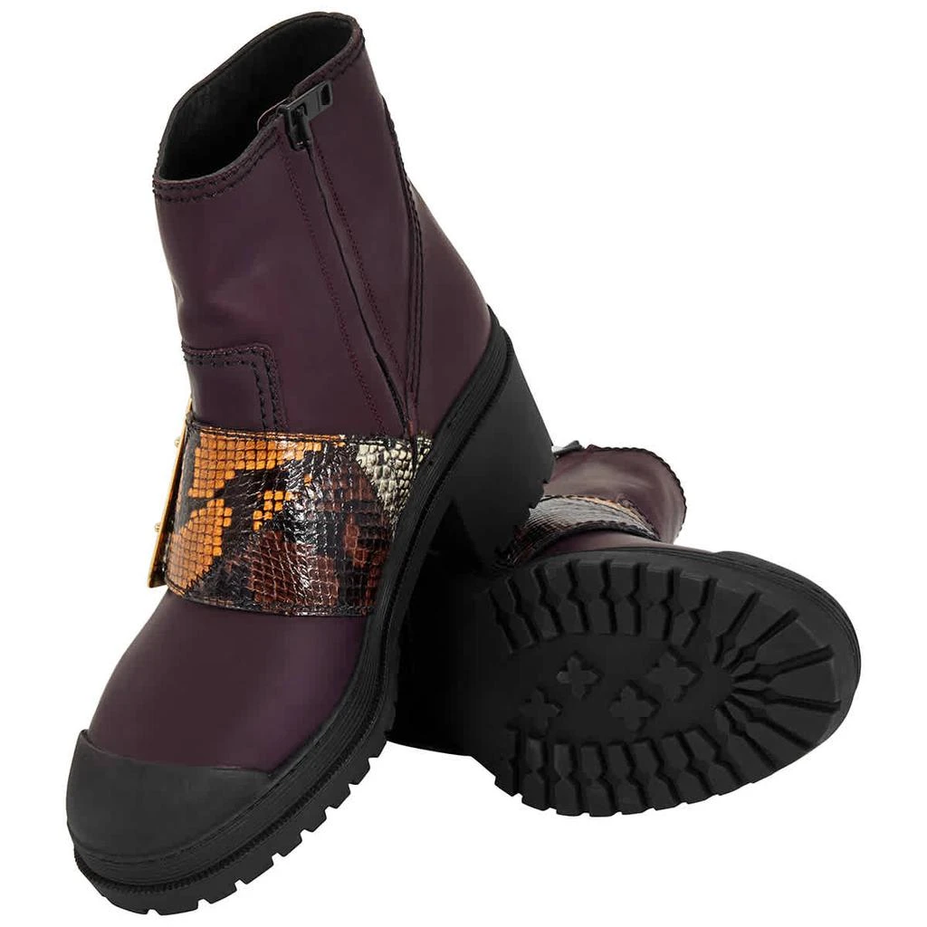 商品Burberry|The Buckle Boot In Rubberised Leather And Snakeskin In Dark Claret,价格¥2177,第2张图片详细描述
