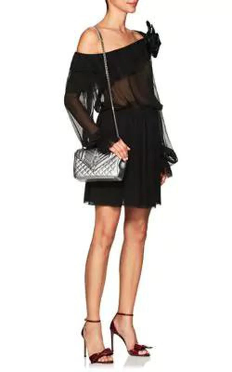 Monogram Medium Envelope Shoulder Bag 商品