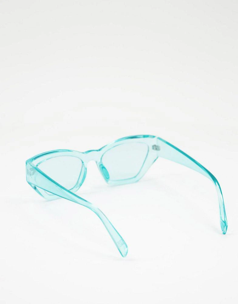 商品ASOS|ASOS DESIGN crystal blue cat eye sunglasses with tonal lens  - LBLUE,价格¥39,第4张图片详细描述