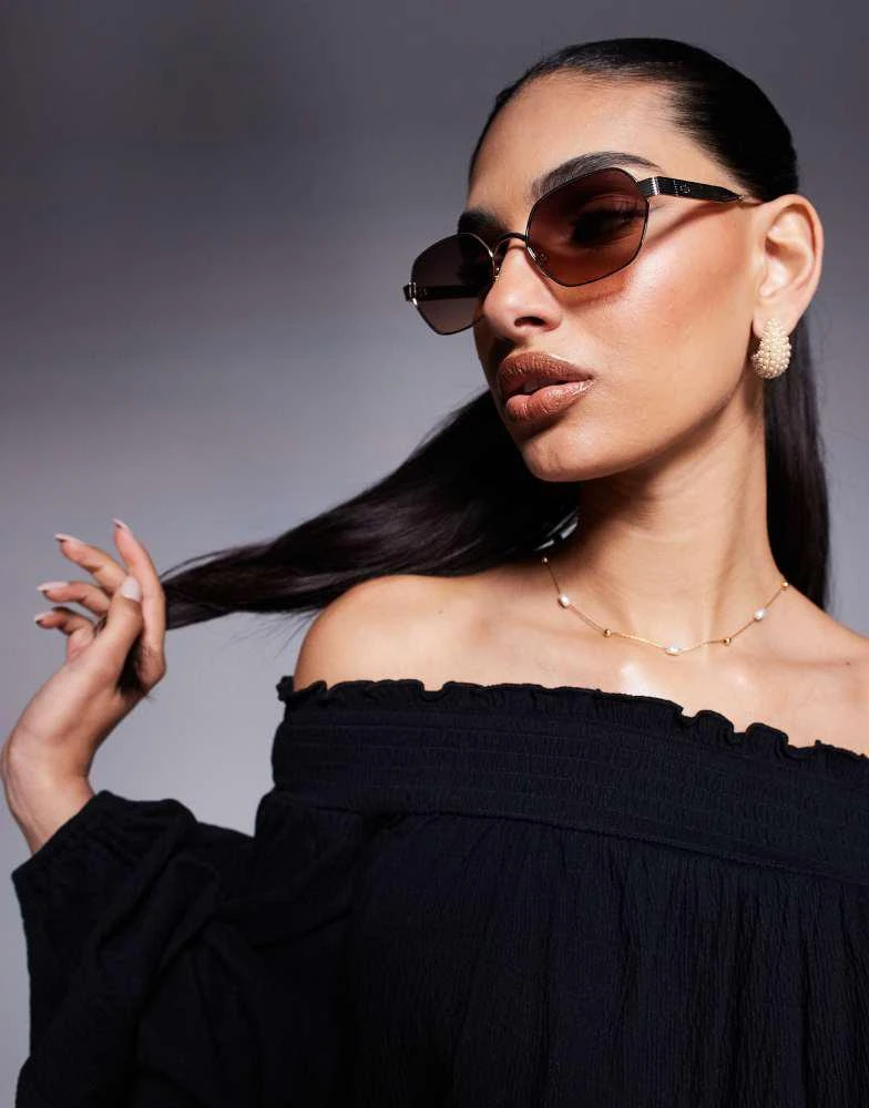 商品River Island|River Island retro hexagon sunglasses in gold,价格¥147,第1张图片