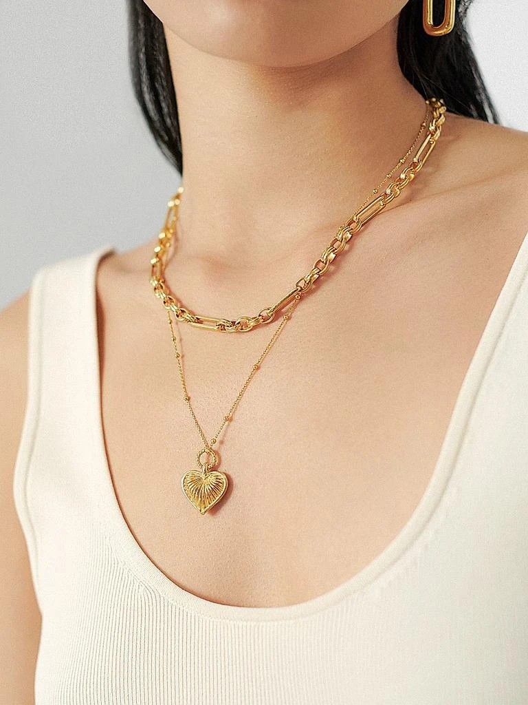 商品Missoma|18K Gold-Plated Ridged Heart Pendant Necklace,价格¥1666,第5张图片详细描述