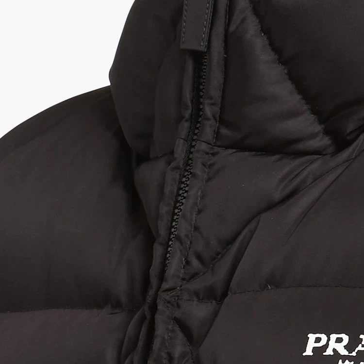 商品[国内直发] Prada|纯色华达呢连帽含羽绒外套 冬季 女款 黑色,价格¥21036,第6张图片详细描述