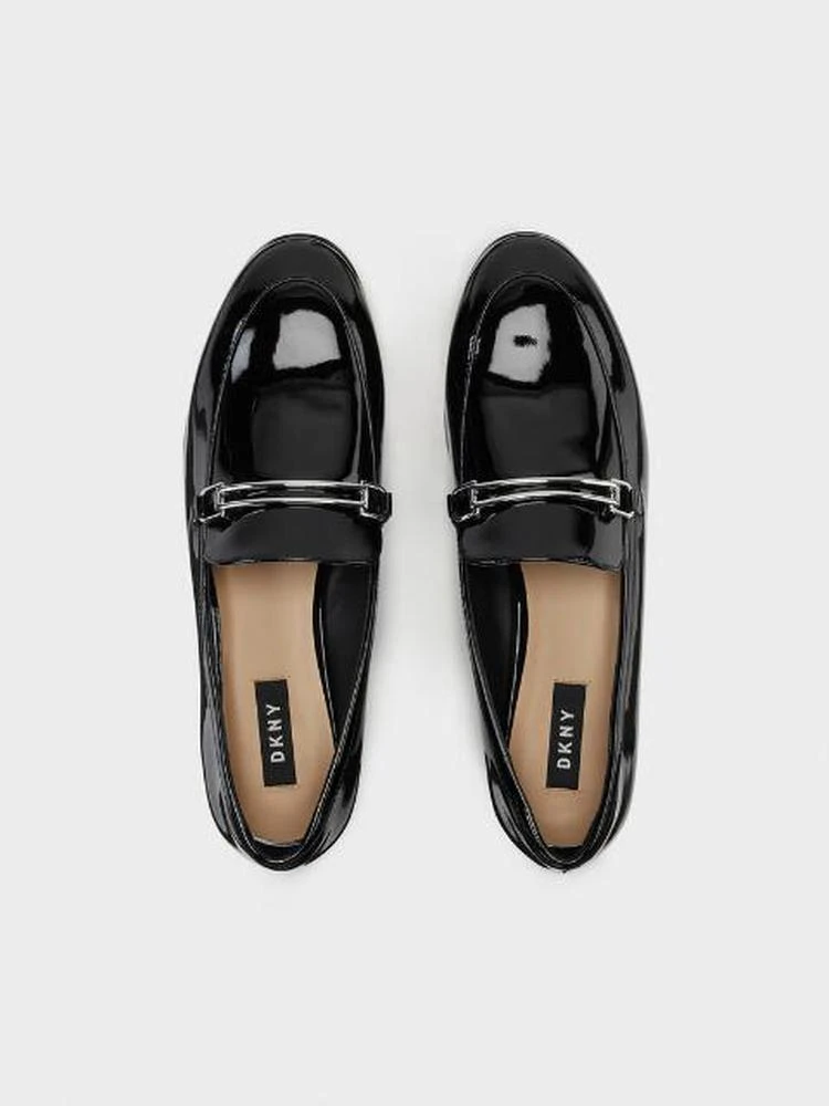商品DKNY|WARD PATENT LOAFER,价格¥523,第3张图片详细描述
