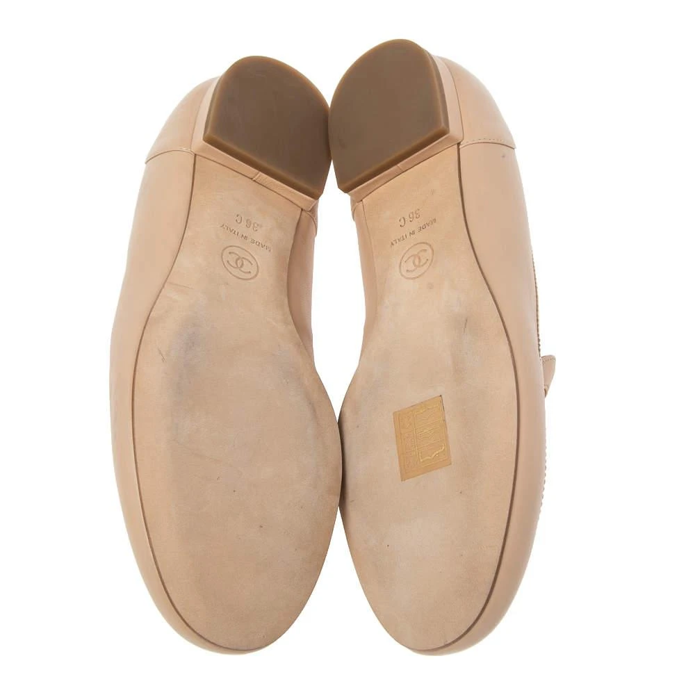 Chanel Beige Leather CC Loafer Size 36 商品
