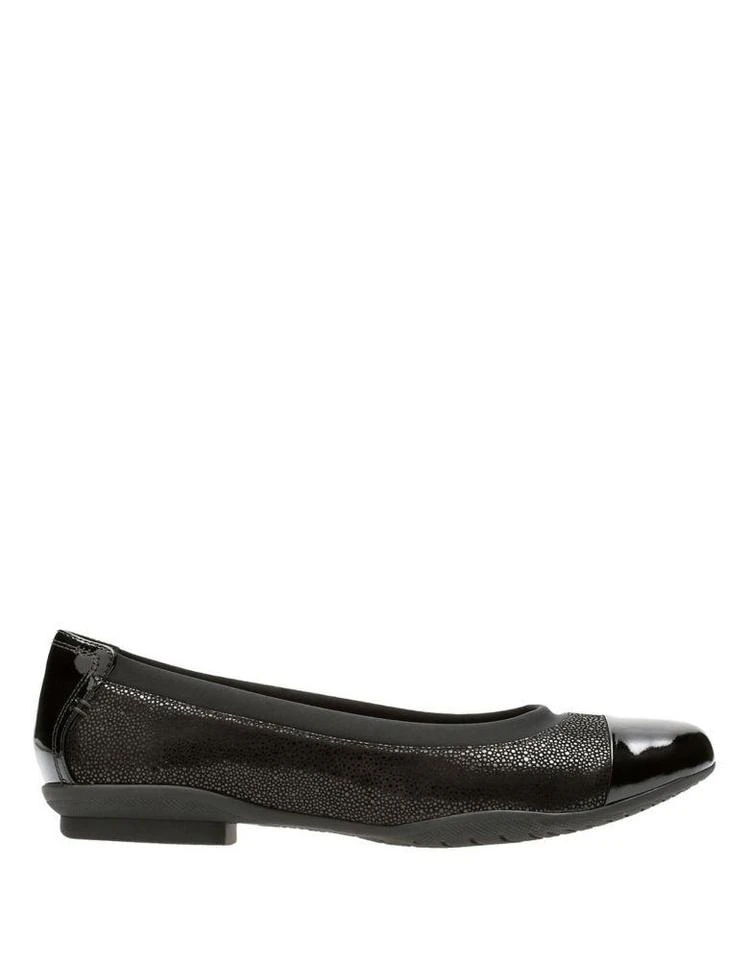 商品Clarks|Neenah Leather Cap-Toe Flats,价格¥526,第5张图片详细描述