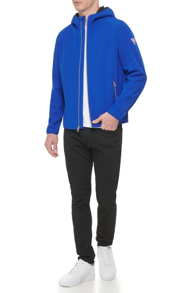 商品GUESS|Softshell Hooded Rain Jacket,价格¥416,第5张图片详细描述