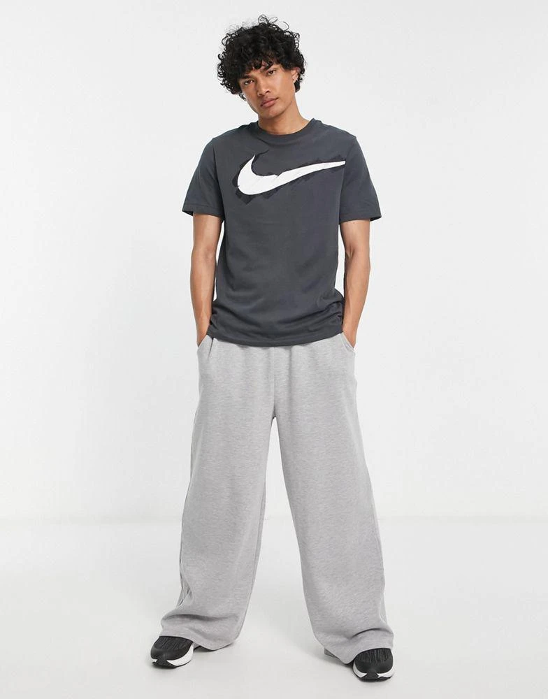 商品NIKE|Nike Training Sport Clash logo t-shirt in grey,价格¥137,第1张图片