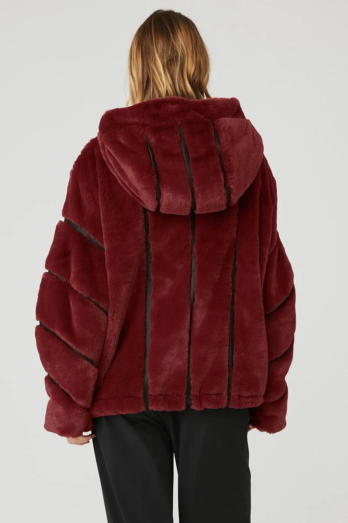 商品Alo|Knock Out Faux Fur Jacket - Cranberry,价格¥2827,第2张图片详细描述
