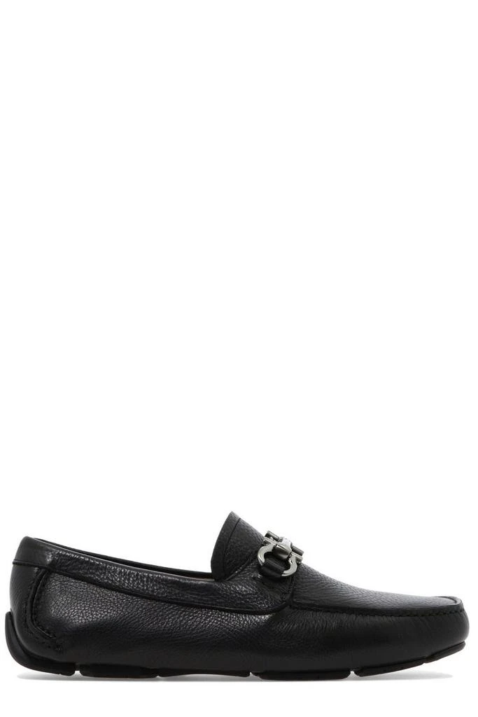 商品Salvatore Ferragamo|Salvatore Ferragamo Logo Plaque Slip-On Loafers,价格¥2859,第1张图片