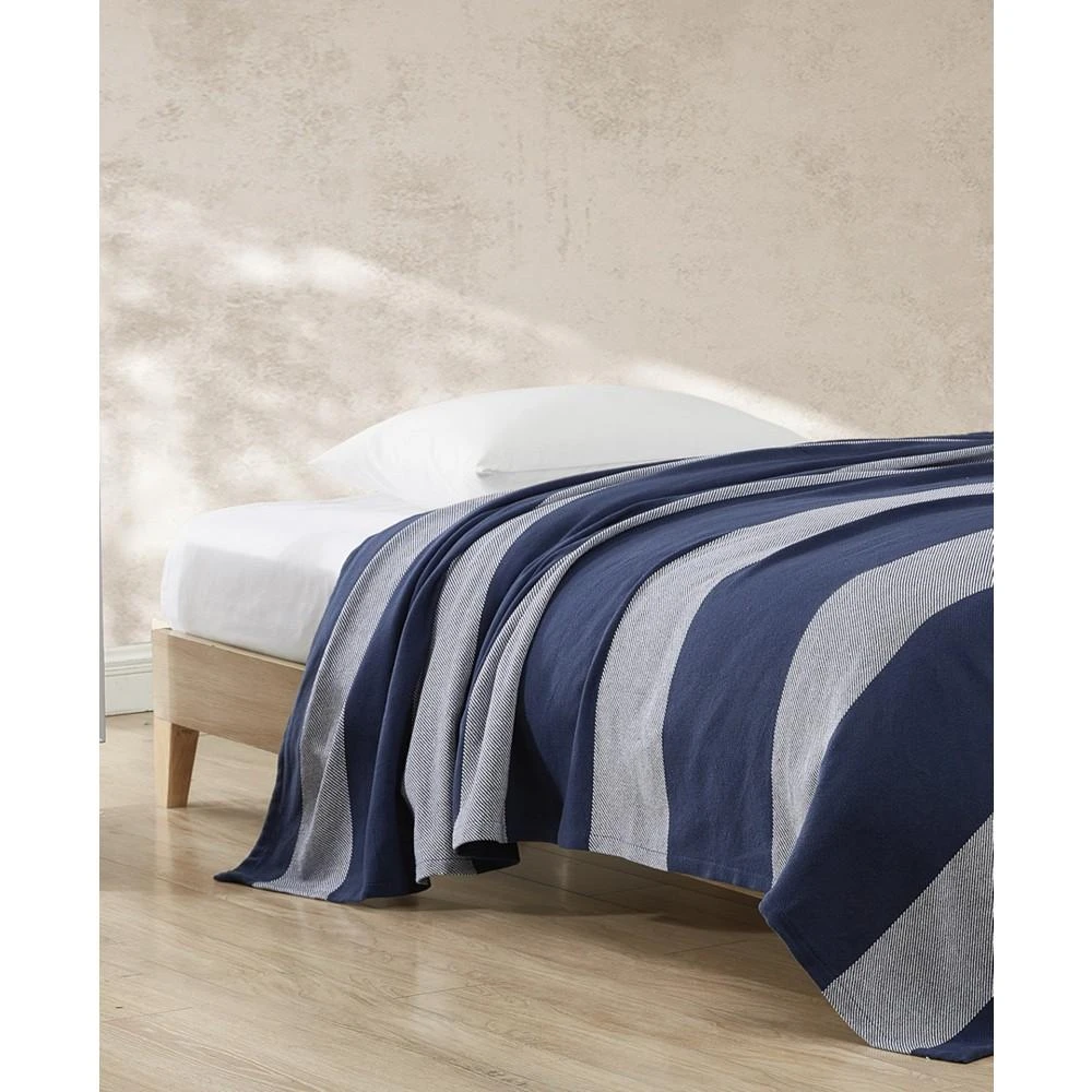 商品Eddie Bauer|Boylston Stripe Cotton Reversible Blanket,价格¥761,第3张图片详细描述