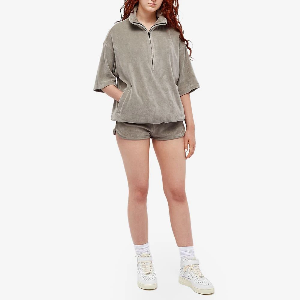 商品Essentials|FEAR OF GOD ESSENTIALS Women's Velour Beach Shorts - Desert Taupe,价格¥243,第4张图片详细描述