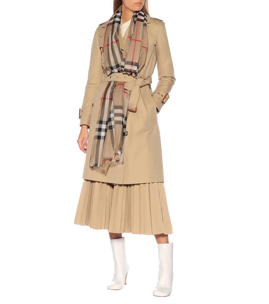 商品Burberry|格纹羊毛和真丝围巾,价格¥3028,第7张图片详细描述