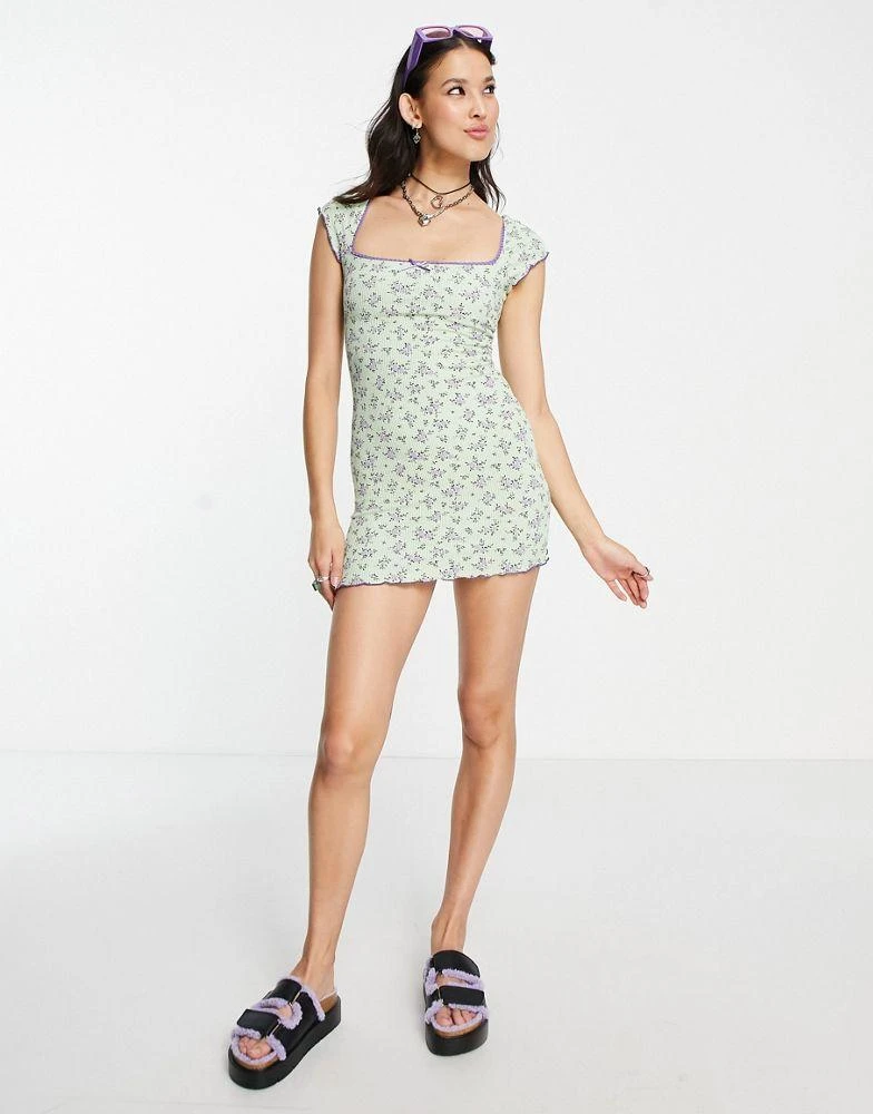 商品ASOS|ASOS DESIGN Petite textured mini cap sleeve dress in sage ditsy floral,价格¥127,第4张图片详细描述