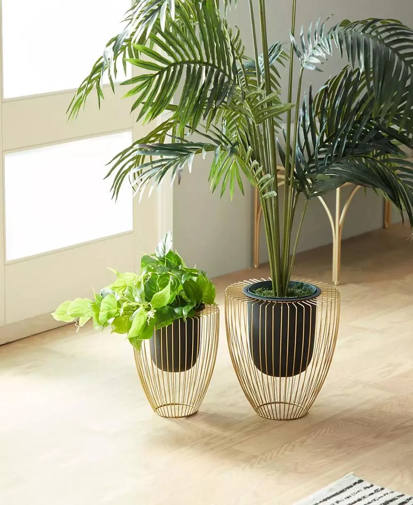 Black Metal Indoor Outdoor Planter with Removable Gold-Tone Wire Stand Set of 2 商品