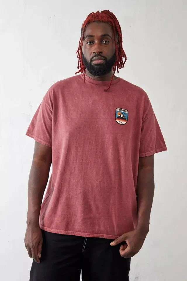 商品Urban Outfitters|UO Maroon Ski Club T-Shirt,价格¥341,第2张图片详细描述