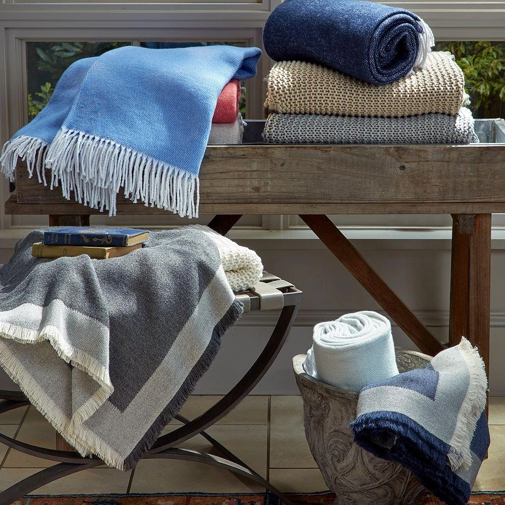 Pezzo Monogrammed Fringe Throw Blanket 商品