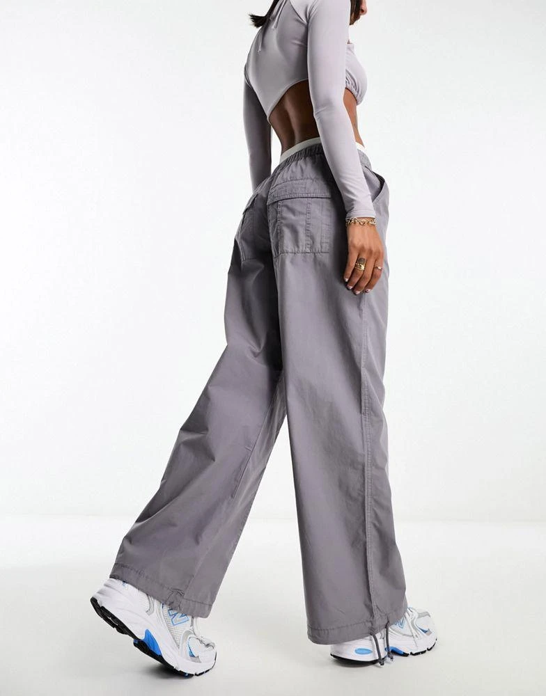 商品ASOS|ASOS DESIGN parachute cargo trouser with seam detail in washed grey,价格¥230,第2张图片详细描述