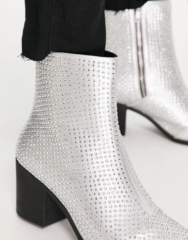 商品ASOS|ASOS DESIGN heeled chelsea boot in silver with diamante studs,价格¥573,第3张图片详细描述