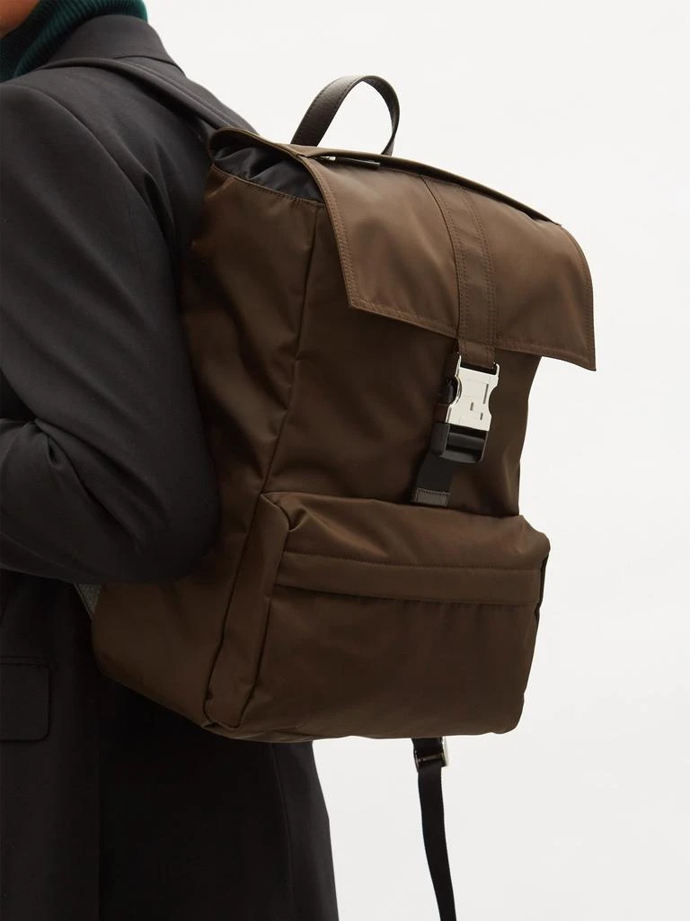 商品Fendi|FF-clasp technical-canvas backpack,价格¥13325,第3张图片详细描述