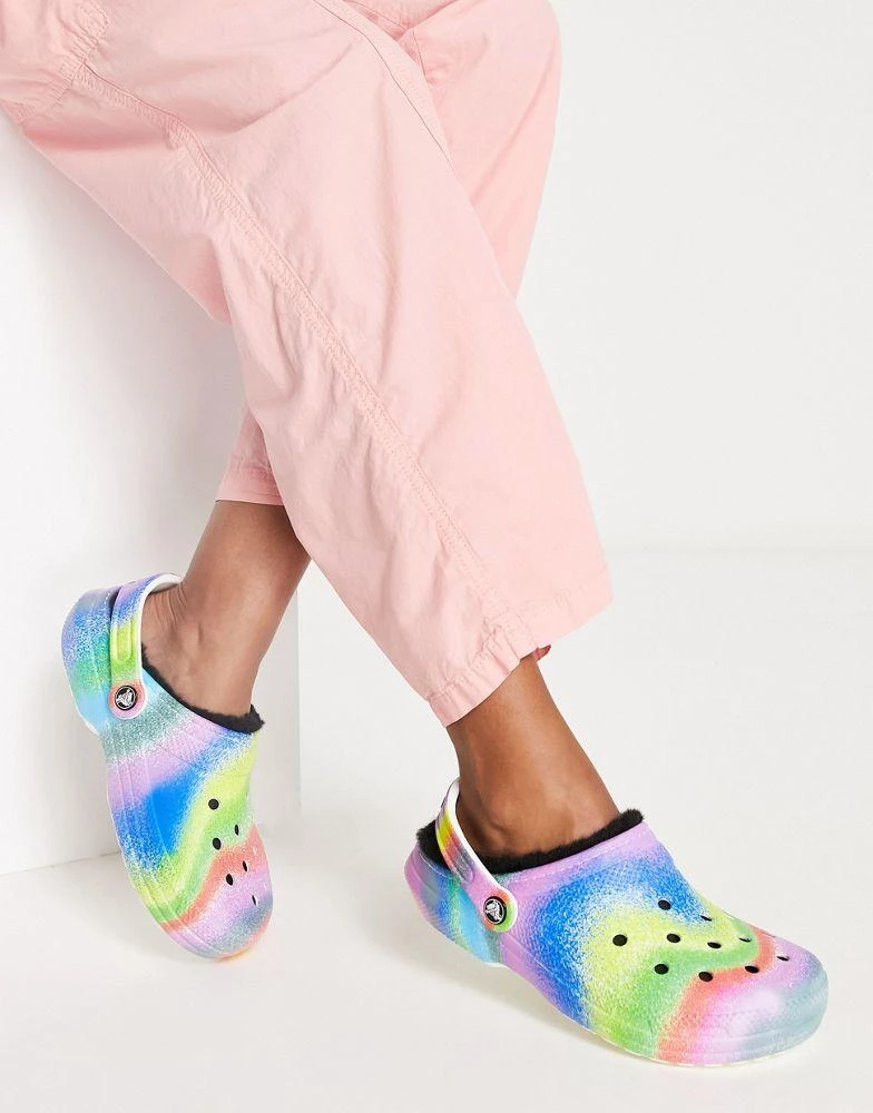 商品Crocs|Crocs classic lined clogs in spray dye,价格¥484,第4张图片详细描述
