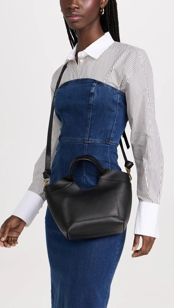 商品Madewell|The Mini Sydney Cutout Tote in Leather,价格¥662,第2张图片详细描述