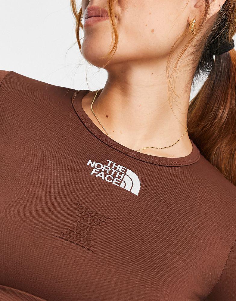 The North Face Training seamless performance long sleeve top in brown Exclusive at ASOS商品第4张图片规格展示