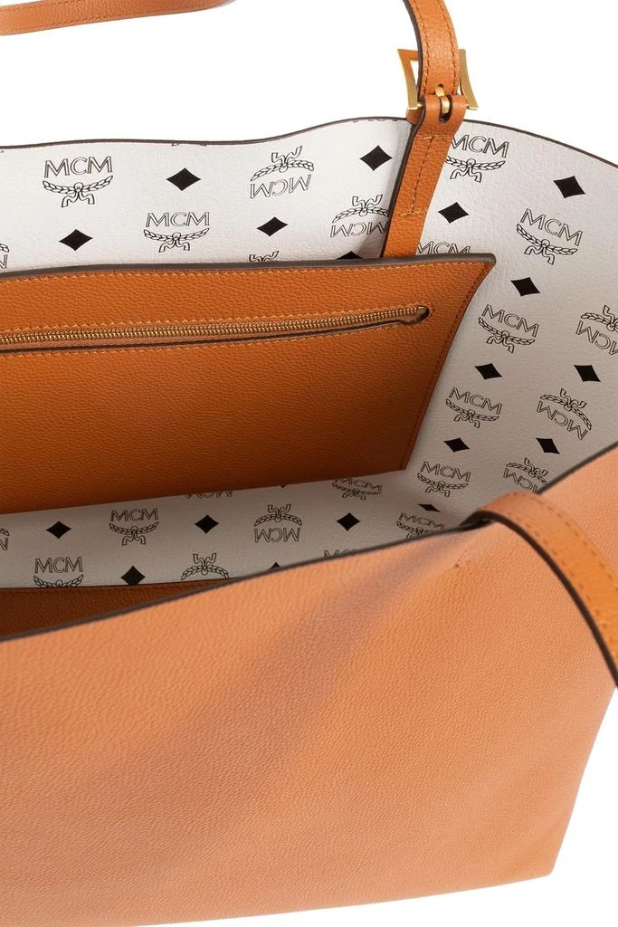 商品MCM|MCM Himmel Logo Debossed Shoulder Bag,价格¥7717,第4张图片详细描述