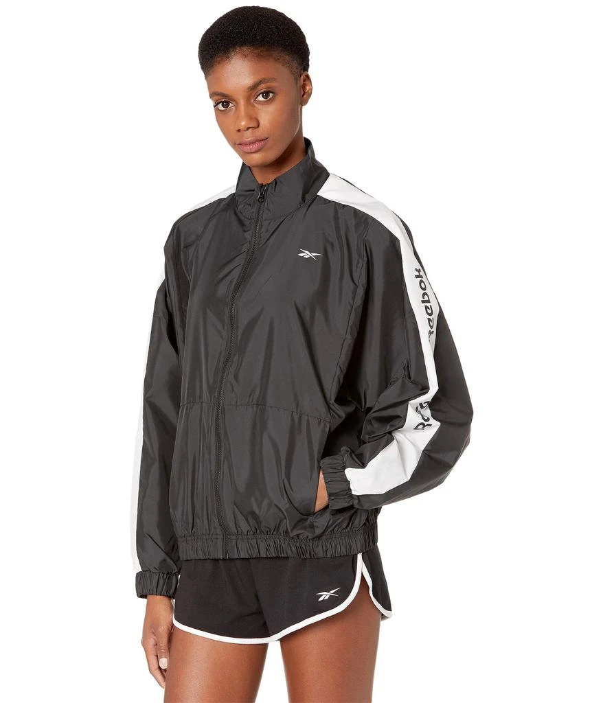 商品Reebok|Training Essentials Linear Logo Jacket,价格¥219,第2张图片详细描述