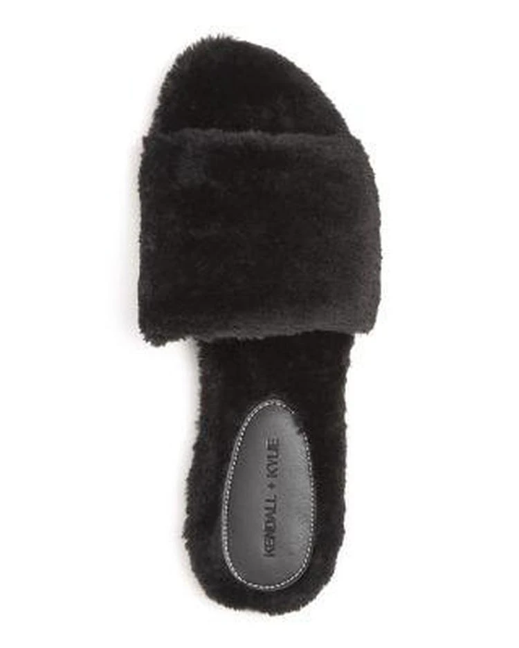 商品Kendall + Kylie|KENDALL and KYLIE Women's Chloe Faux-Fur Slide Sandals,价格¥311,第3张图片详细描述