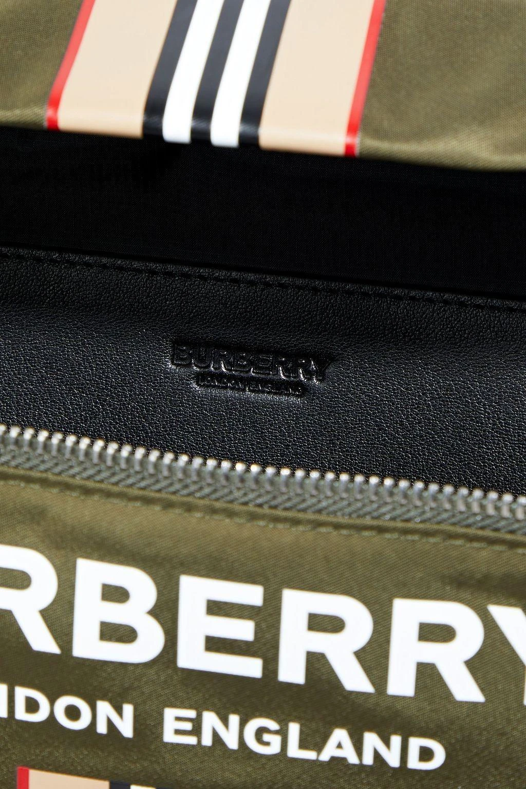 商品Burberry|Printed shell belt bag,价格¥4640,第4张图片详细描述