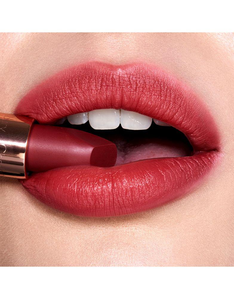 Charlotte Tilbury Matte Revolution Lipstick - Walk Of No Shame商品第4张图片规格展示